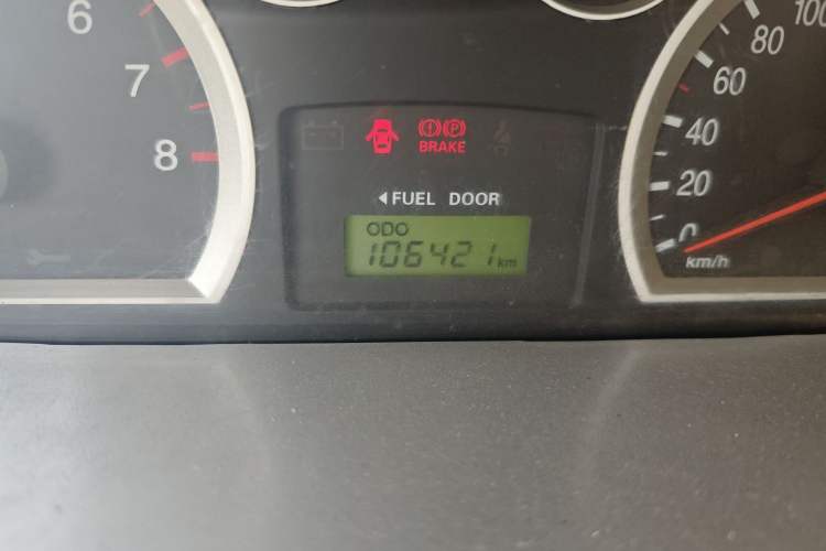 Used Huatai Santa Fe Classic 2012 2.0L Gasoline Manual Two-Wheel Drive with Sunroof
