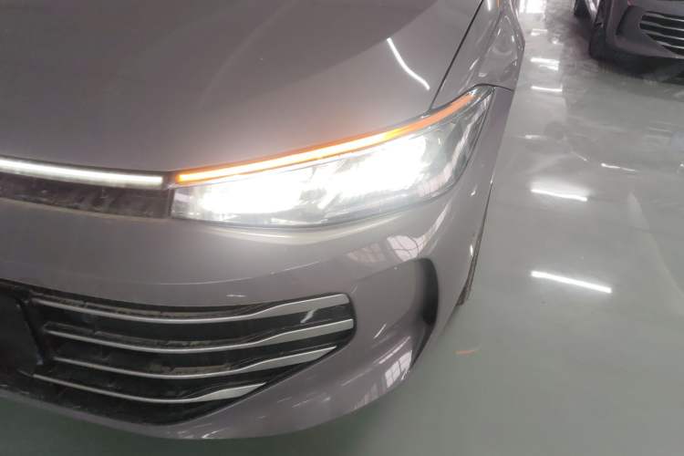 Used Volkswagen Passat 2025 Pro 380TSI Dragon Supreme Edition
