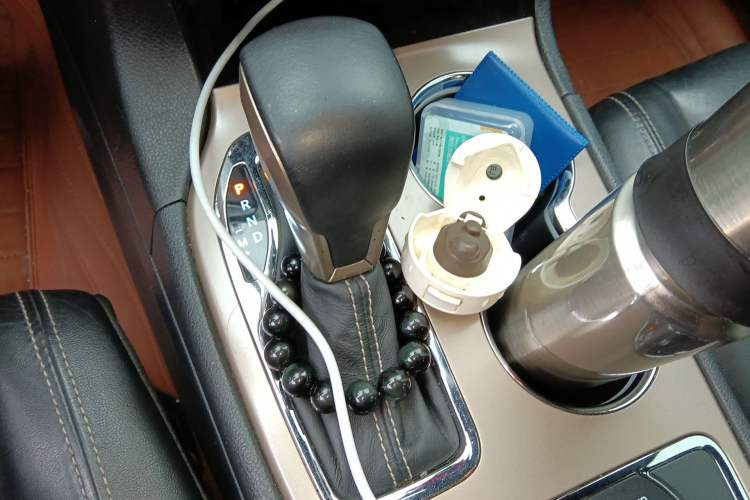 Used Jeep Grand Cherokee 2016 3.0L Comfort Navigation Edition Gear Lever