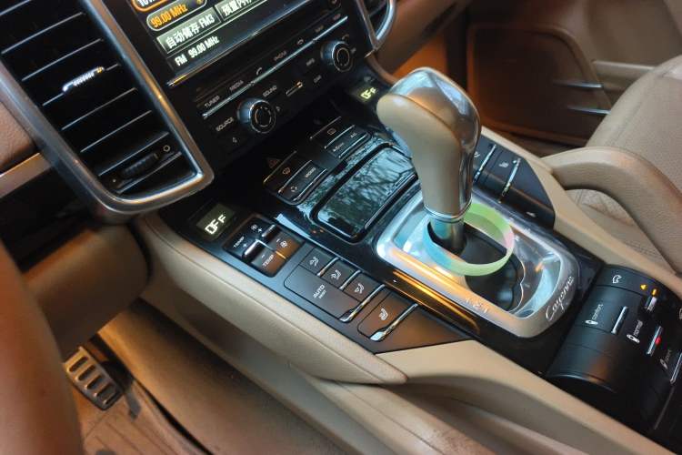 Used Porsche Cayenne 2011 Cayenne S Hybrid 3.0T Gear Lever