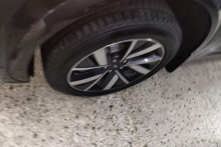 Used Li Auto L7 2023 Pro Model Exterior 4