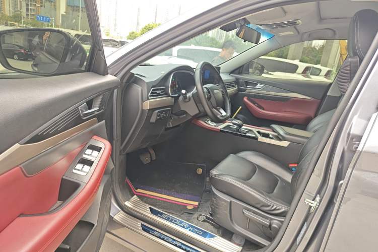 Used JETOUR X70 2023 1.5T DCT Beyond PRO Edition 7 Seats
