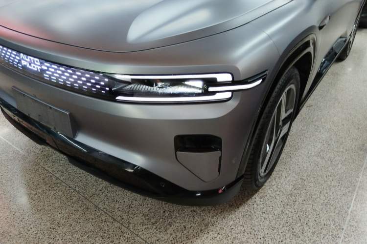 Used CHANGAN NEVO E07 2026 Model Pure Electric Four-Wheel Drive 90kWh Dacheng Edition Left Front Headlight