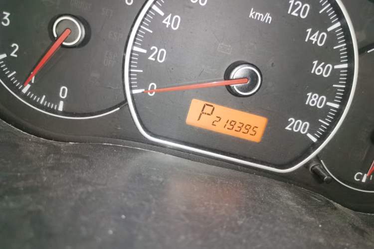 Used Suzuki SX4 2008 Hatchback 1.6L Automatic Sport Utility Model Odometer Close Up