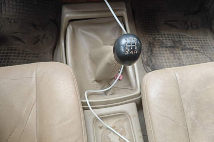 Used Nissan D22 2013 2.4L Gasoline Two-Wheel-Drive Standard Model