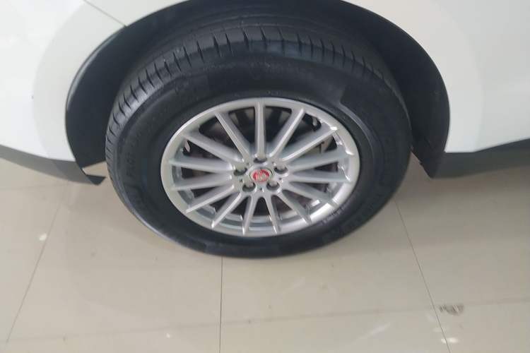 Used Jaguar F-PACE 2016 2.0T Two-Wheel Drive Urban Luxury Edition