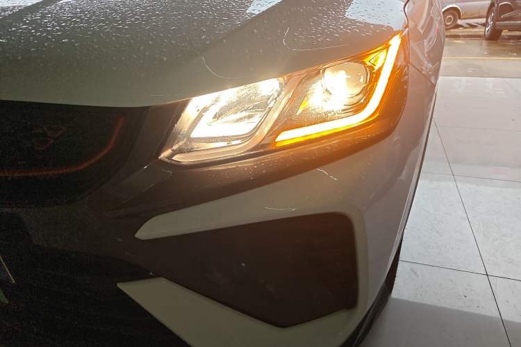 Used Geely Auto Coolray 2021 1.4T DCT Diamond Edition Left Front Headlight