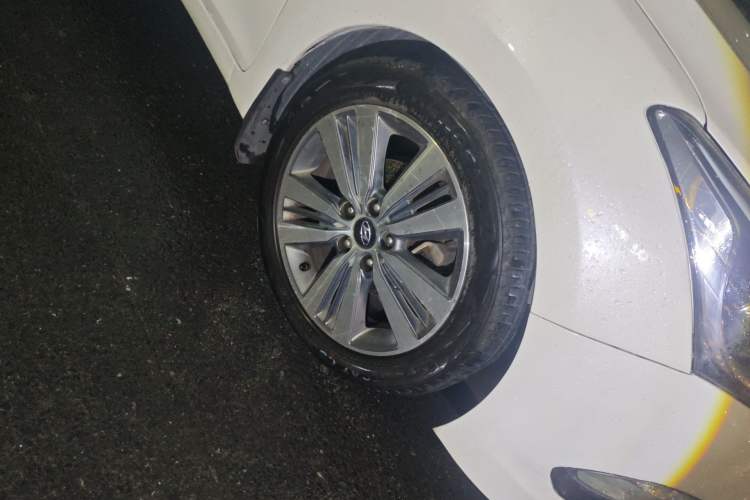 Used Hyundai Mistra 2016 1.8L Automatic Smart GLS Right Front Wheel Hub