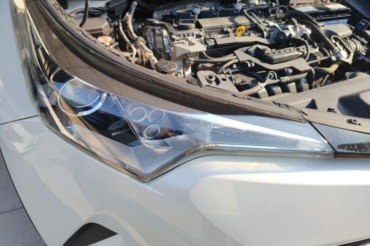 Used Toyota IZOA 2018 2.0L Yichi Version China VI Standard