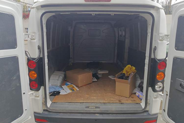 Used Farizon Xingxiang V 2022 Star Enjoy V5E Short Wheelbase Guoxuan 38.7 kWh Trunk