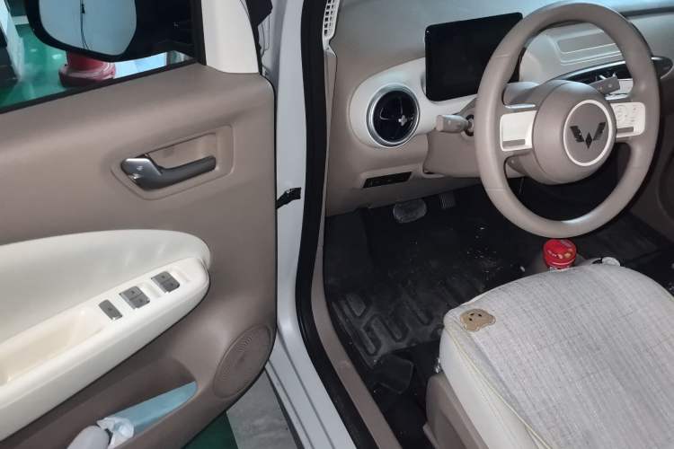 Used Wuling Hongguang MINIEV 2025 Four-Door Version Advanced Edition
