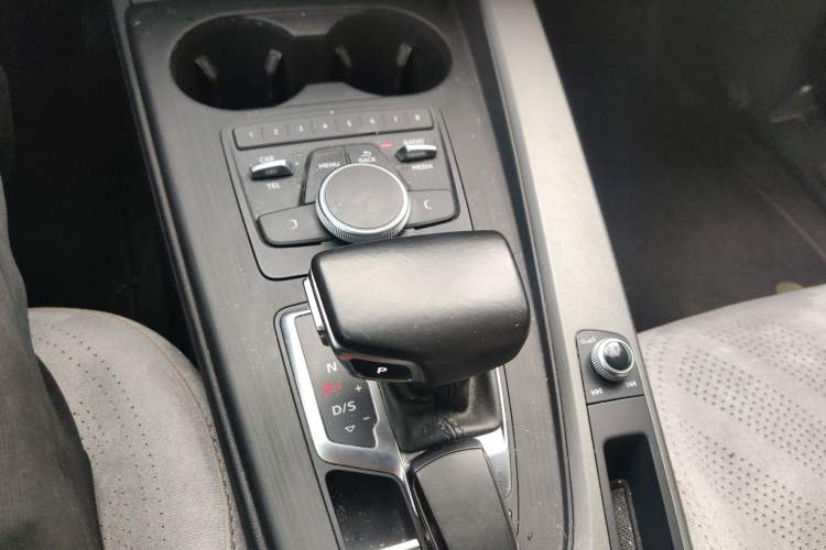 Used Audi A4L 2017 Plus 40 TFSI Ambition Model