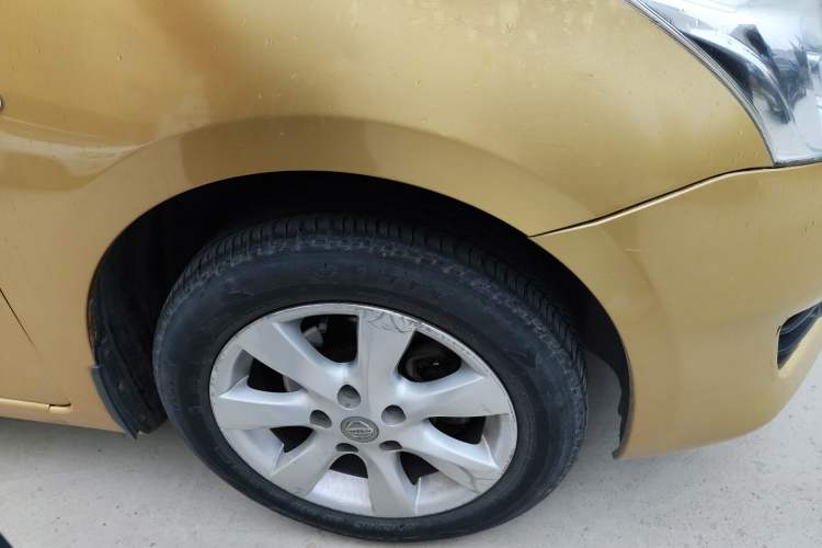 Used Nissan Tiida 2013 1.6L CVT Cool Cafe Edition Right Front Wheel Hub