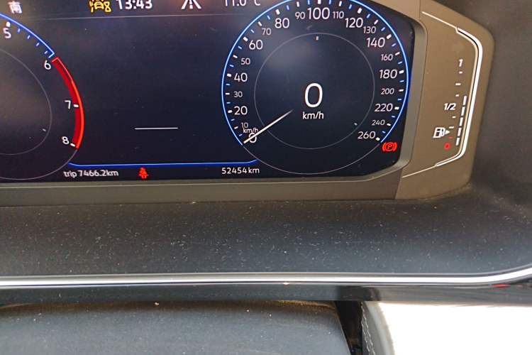 Used Volkswagen Sagitar 2023 280TSI DSG Excellence Edition Odometer Close Up