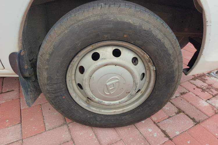 Used SAIC MAXUS Xintu V80 2019 2.5T Classic AMT Aoyuntong Facelifted Short-Wheelbase Mid-Roof 5/6-Seater