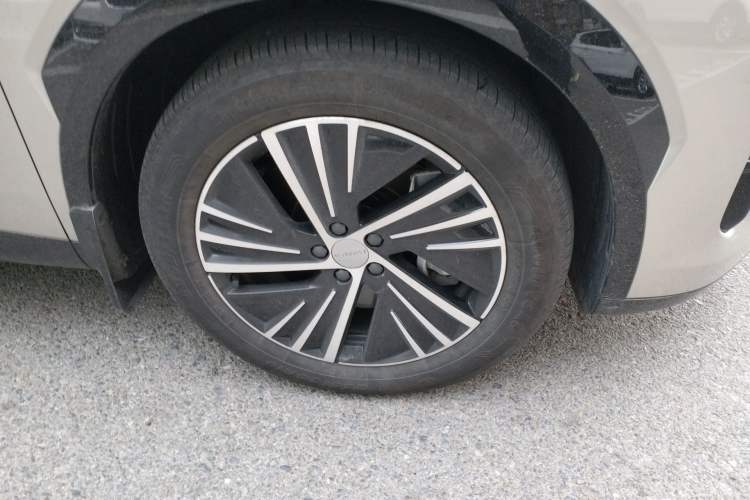 Used Lynk & Co 08 EM-P 2023 245km Ultra-Long Range Halo Right Front Wheel Hub