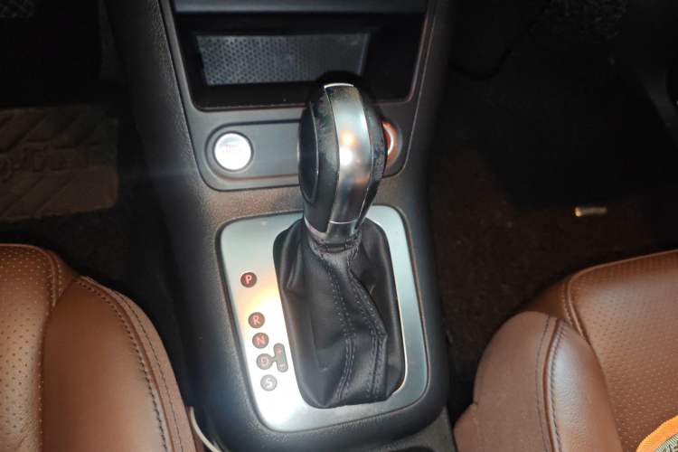 Used Volkswagen Tiguan 2015 1.8TSI Automatic Two-Wheel Drive Luxury Model Gear Lever