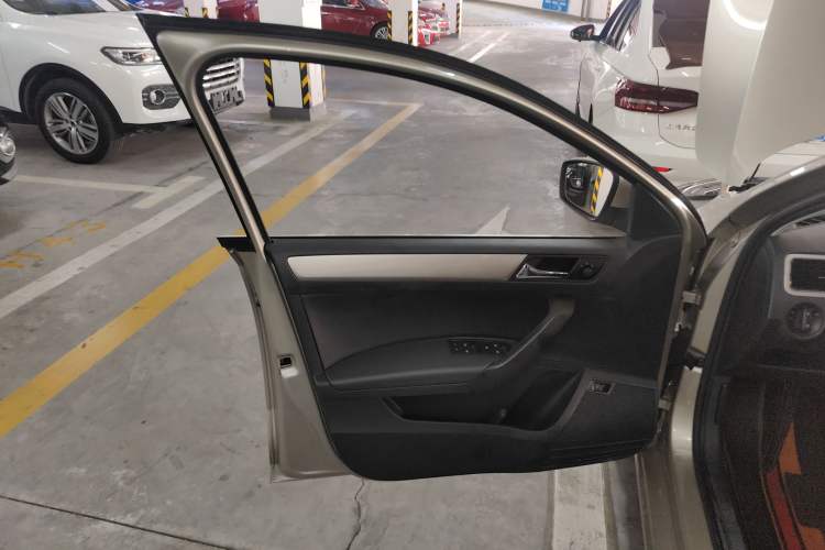 Used Skoda Rapid 2019 1.5L Automatic Comfort Edition China VI Standard