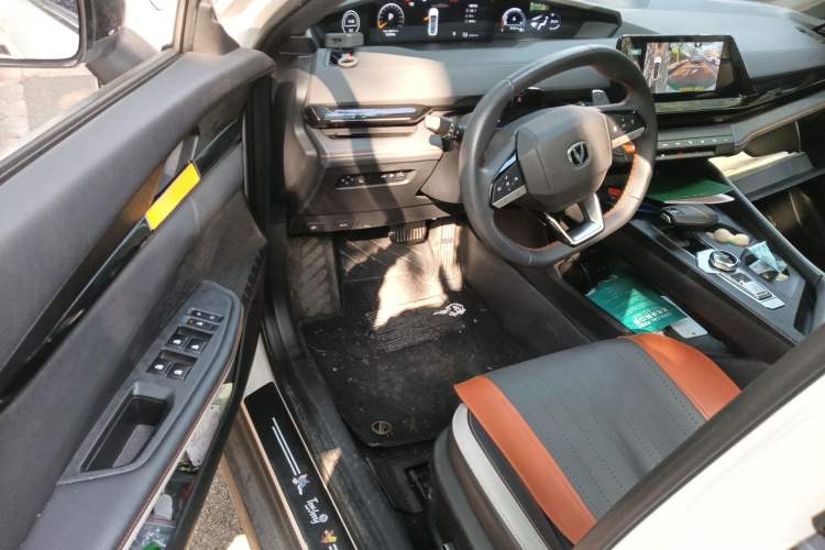 Used CHANGAN UNI-V 2023 1.5T Prestige Model