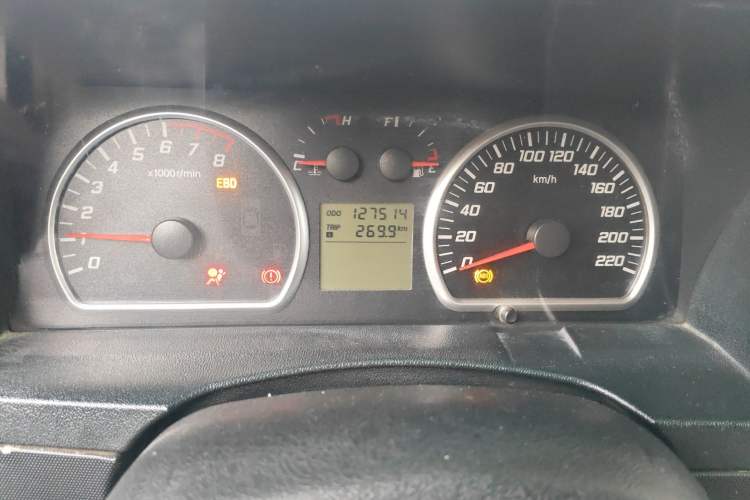 Used Leopaard Feiting 2010 Fashion Edition 1.5L Two-Wheel Drive Comfort Version Odometer Close Up