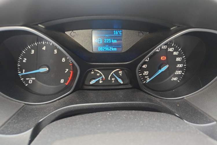 Used Ford Focus 2012 Sedan 1.6L Manual Fashion Edition