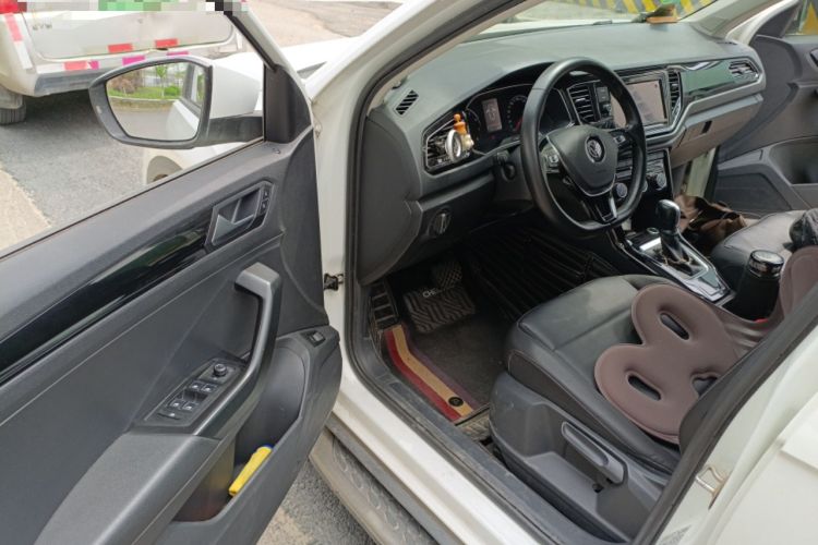 Used Volkswagen T-ROC 2019 280TSI DSG Two-Wheel Drive Comfort Version China VI Standard Driver Seat