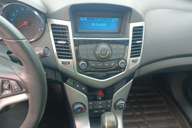 Used Chevrolet Cruze 2012 1.8L SX Automatic Transmission Audio And AC Panel
