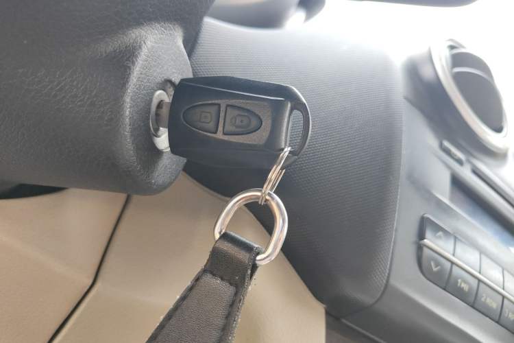 Used CHANGAN KAICHENG Ounuo S 2014 1.5L Elite Model
