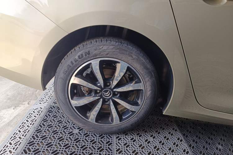 Used Citroen C4 Sega 2016 1.2THP Automatic Luxury Model Right Rear Wheel Hub