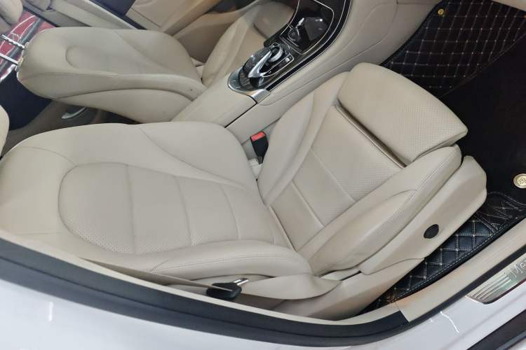 Used Mercedes-Benz GLC 2016 GLC 260 4MATIC Luxury Model