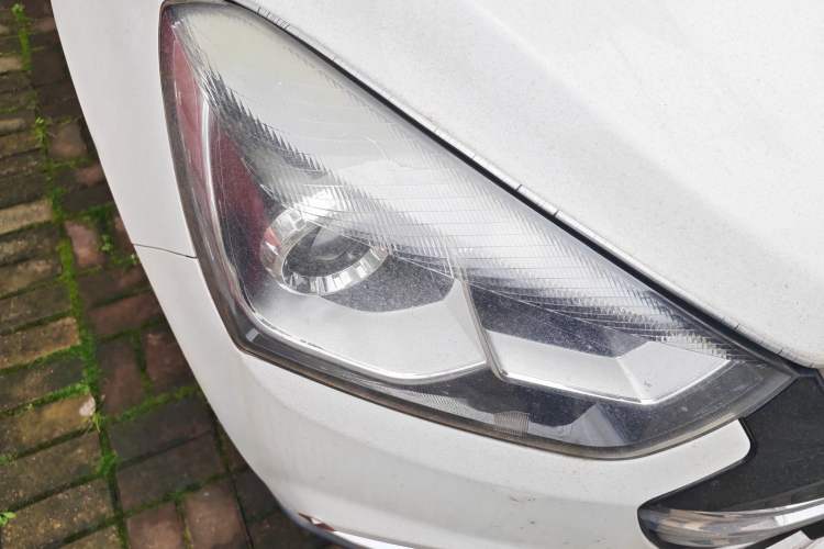 Used JAC Group Refine S2 2015 1.5L Manual Luxury Model Right Front Headlight