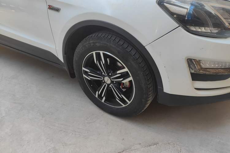 Used Zotye Domy X5 2017 Upgraded Model 1.5T Manual Luxury Version
