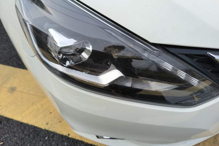 Used Nissan Sylphy 2019 1.6XV CVT Smart Connect Luxury Edition China V Standard Exterior 6