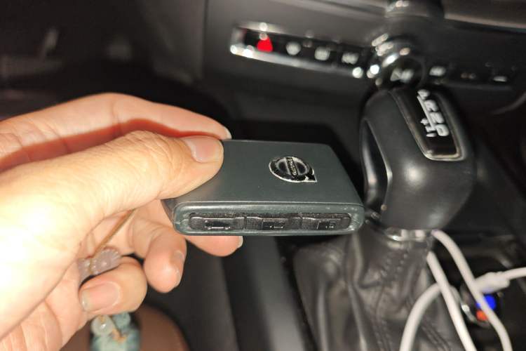 Used Volvo XC60 2019 T5 4x4 Smart Edition China VI Standard Vehicle Key