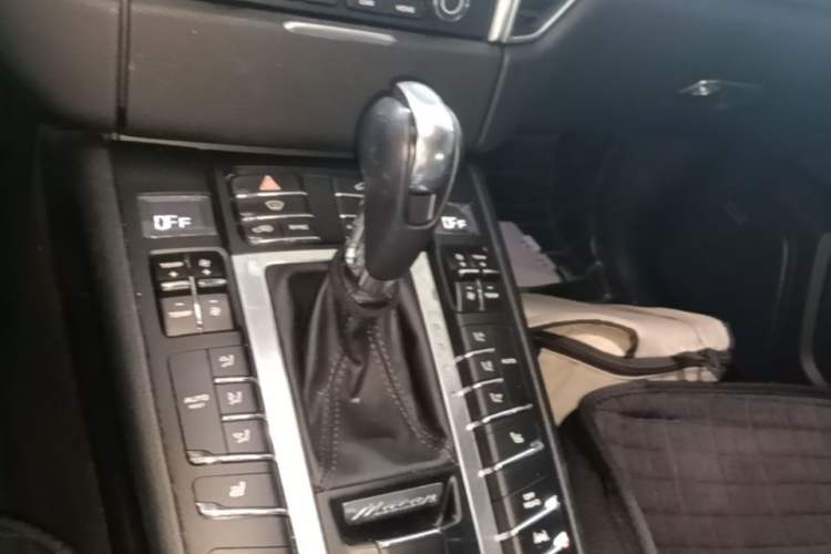 Used Porsche Macan 2017 Macan 2.0T Gear Lever
