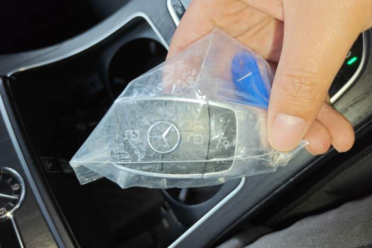 Used Mercedes-Benz C-Class 2020 Restyled C 260 L Sport Edition Vehicle Key