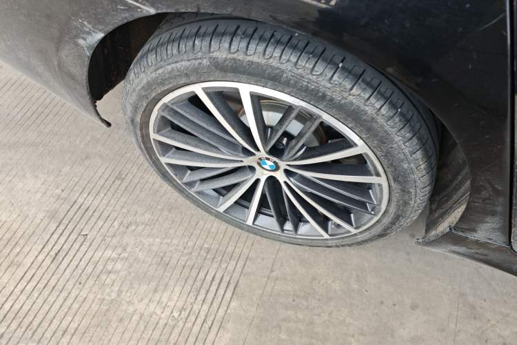 Used BMW 5 Series 2021 Facelifted 530Li Leading Edition M Sport Package Right Rear Wheel Hub