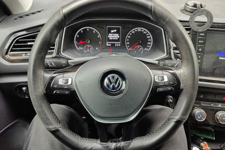 Used Volkswagen T-ROC 2018 280TSI DSG Two-Wheel-Drive Comfort Version China V Standard