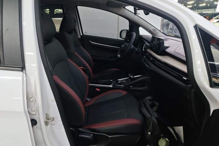 Used Geely Auto Vision X3 2021 PRO 1.5L CVT Deluxe Model Right Front Seat