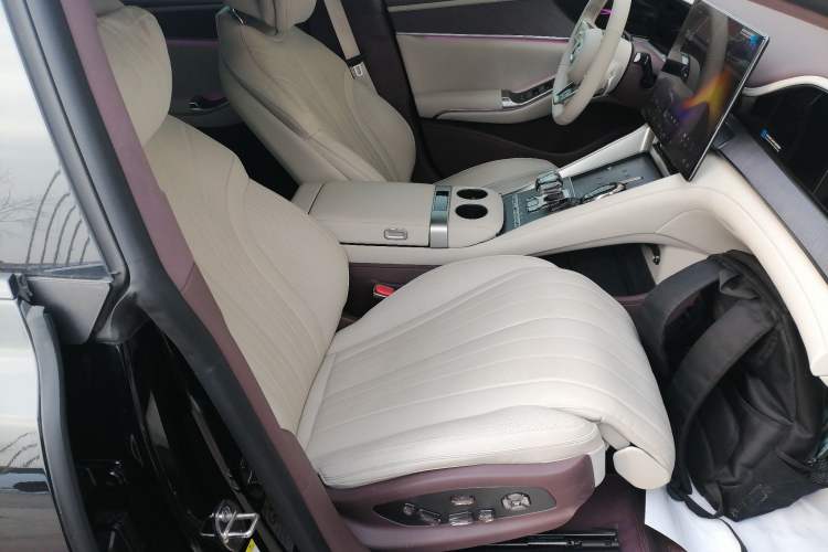 Used Denza Z9GT 2024 1100 Four-Wheel Drive Ultra Version Right Front Seat