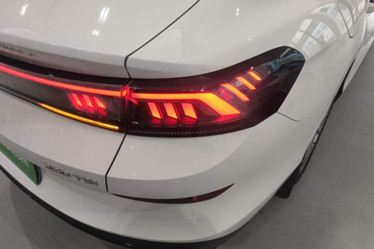 Used Volkswagen Lamando 2022 Lingdu L 280TSI DSG Spicy Edition Right Rear Taillight