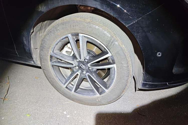 Used Hima AITO M5 2024 Extended-Range Max Rear-Wheel Drive Advanced Intelligent Driving Version Right Front Wheel Hub