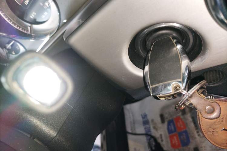 Used Mercedes-Benz GLK-Class 2013 GLK 300 4MATIC Dynamic Sunroof Model
