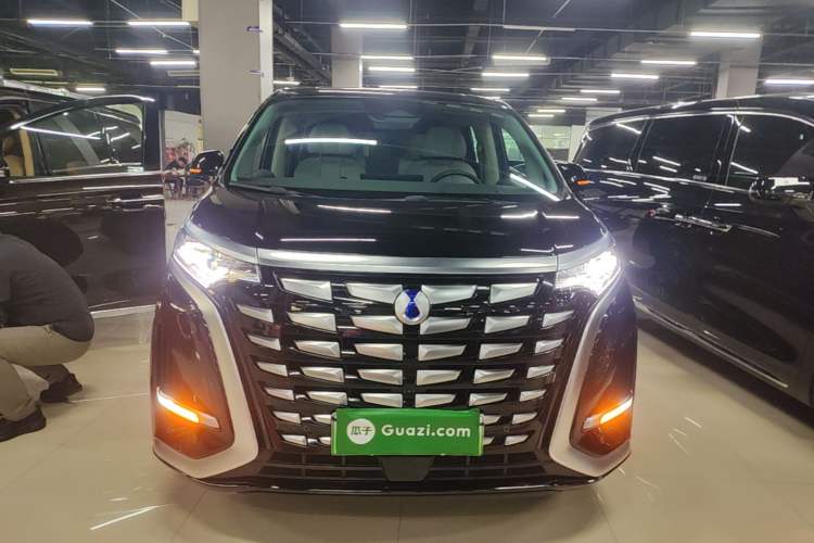 Used Denza D9 2022 DM-i 970 Four-Wheel Drive Prestige Model
