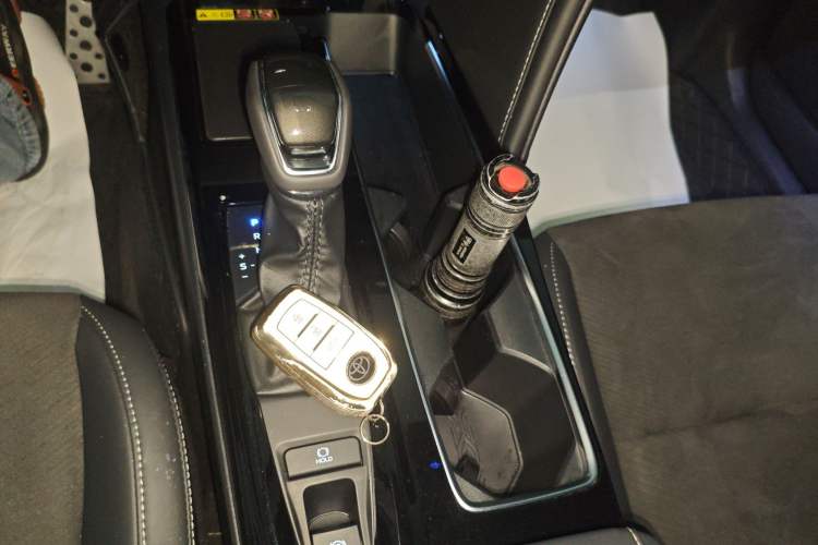 Used Toyota Camry 2024 Dual-Motor 2.0 HXS Sport Plus Edition Gear Lever