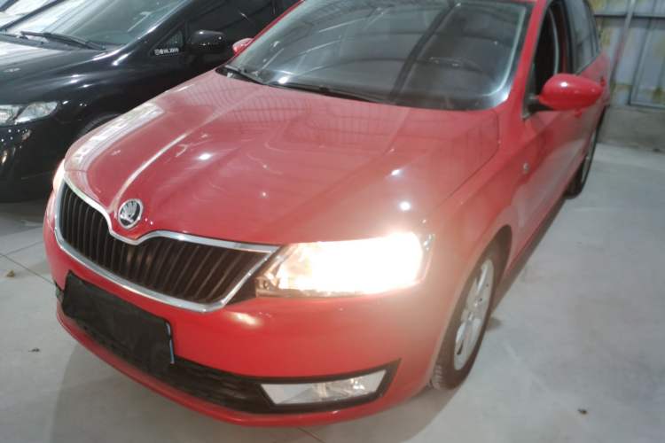 Used Skoda Rapid Spaceback 2014 1.6L Automatic Enjoyment Edition