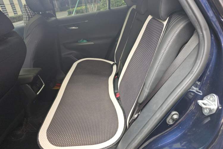 Used Toyota Harrier 2022 2.0L CVT Two-Wheel Drive Luxury Edition