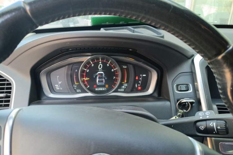 Used Volvo XC60 2015 T5 Smart Upgrade Model Instrument Cluster