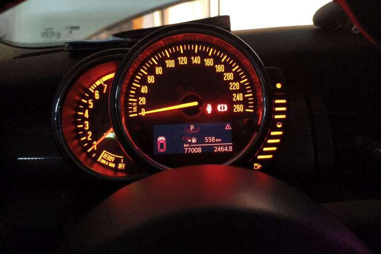 Used MINI 2015 1.5T COOPER Fun Five-Door Edition Instrument Cluster