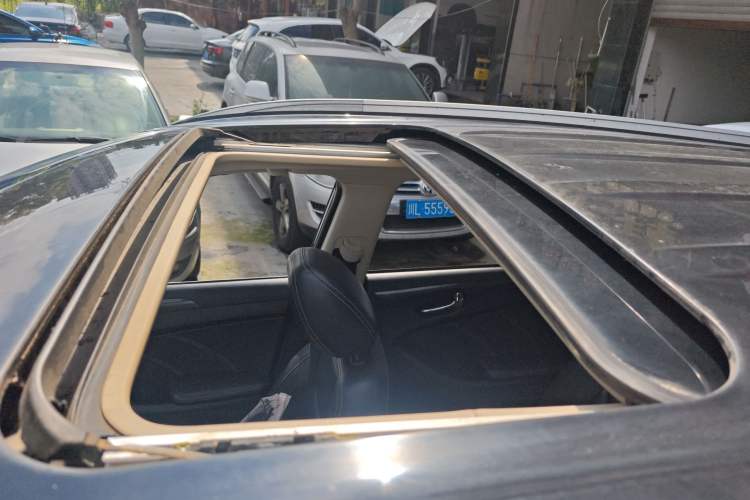 Used Dongfeng Fengon 580 2017 1.8L Manual Comfort Model Roof